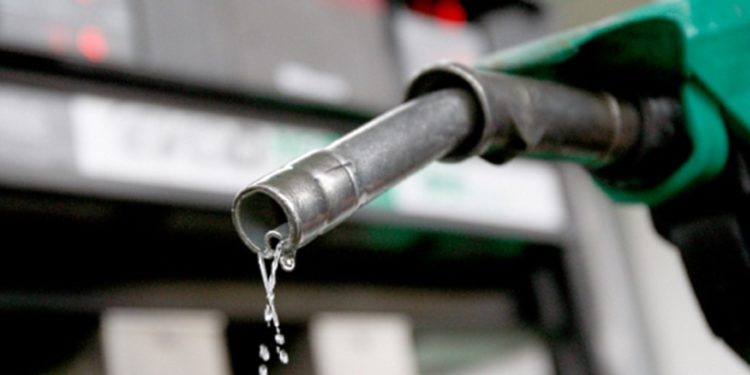 Pide CCE al gobierno no impedir la importación de combustibles