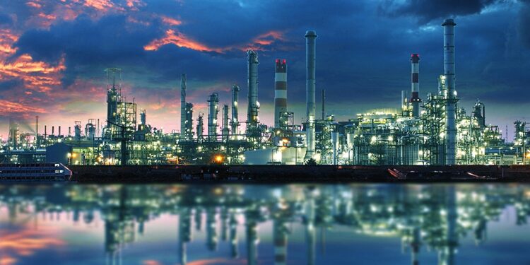 Pierden 111 mil millones de pesos refinerías de Pemex