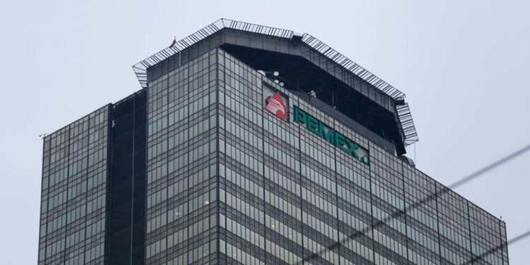 Espera Pemex entregar 979 mil millones de pesos al erario en 2021