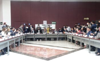 Programan diputados para el 26 de octubre mesa de diálogo sobre energía