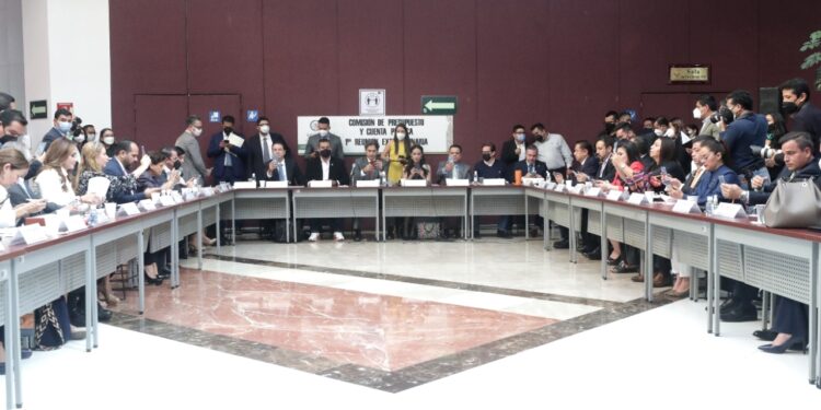 Programan diputados para el 26 de octubre mesa de diálogo sobre energía