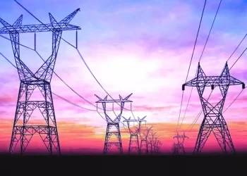 Consiente la CRE a Pemex y CFE; niega permisos a generadores privados