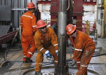 Iguala nómina de jubilados de Pemex a la de sus trabajadores en activo