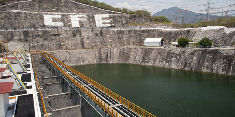 Proponen sobreelevar presas hidroeléctricas del país; equivaldría a construir 60 medianas.