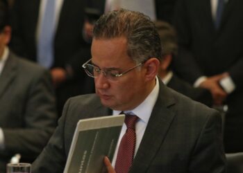 Renuncia Santiago Nieto a la UIF