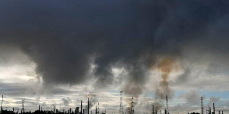 CFE no planea construir más carboeléctricas