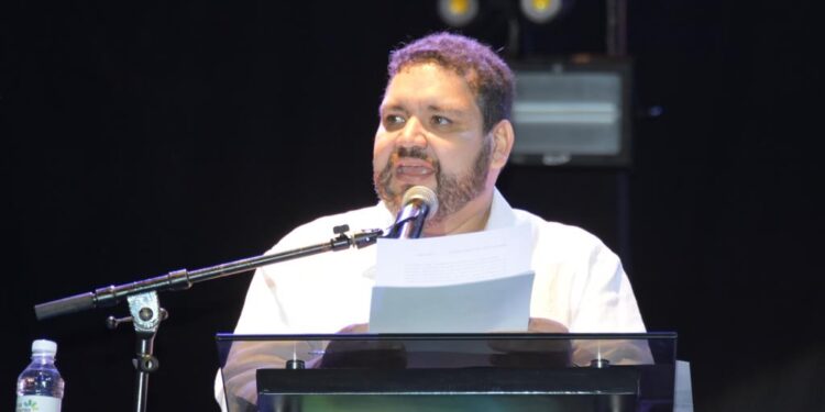 Piden gasolineros a la CRE agilizar permisos