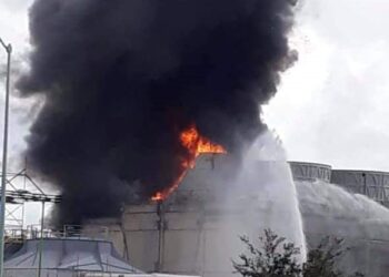 Reportan dos incidentes en refinerías de Pemex en menos de 24 horas