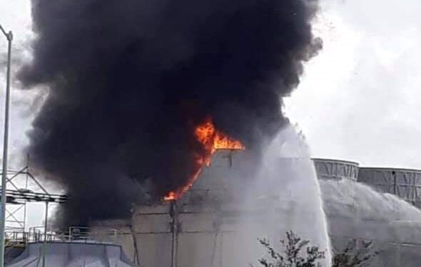 Reportan dos incidentes en refinerías de Pemex en menos de 24 horas