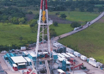 Autorizan a Pemex USD 335 millones para 4 planes