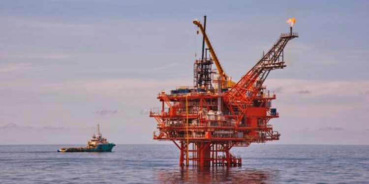 Reducen superficie de asignaciones petroleras de Pemex
