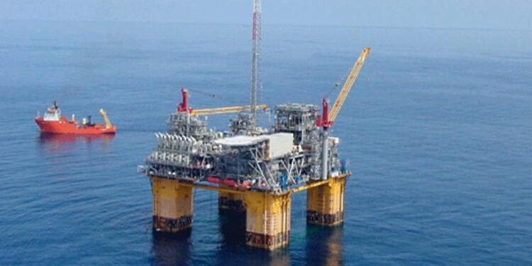 Arrienda Shell plataforma de Grupo R para aguas profundas