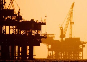 Sigue estancada la producción petrolera; cayó 7% en 2019