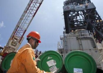 Caen petroprecios; foco rojo para las finanzas públicas