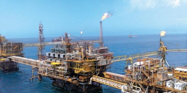 La política petrolera, a revisión: no descartan rondas