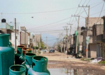 Donan gaseros 131,000 lt de combustible a más pobres