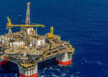 Se revisarán contratos petroleros para fin de año: AMLO