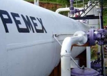 Contra viento y marea, Pemex avanza
