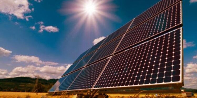 Multa Cofece por MX$ 977,000 a empresas solares