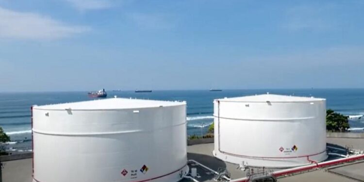 Gasolineros pueden defenderse, si Pemex limita competencia