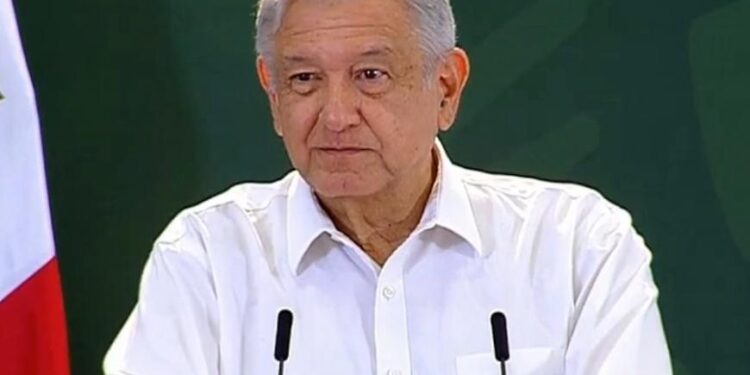 Rechaza AMLO cerrar refinería de Cadereyta
