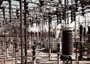 Confiabilidad eléctrica: AMLO va a la Corte, cambio en Conamer