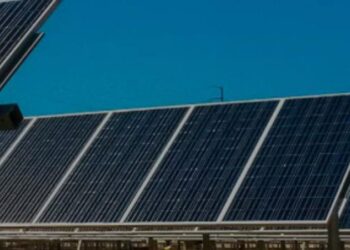 Impulsan proyectos de ley para promover techos solares