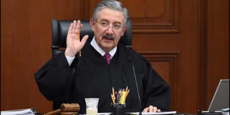 Confirma SCJN suspensión la política eléctrica; AMLO contesta
