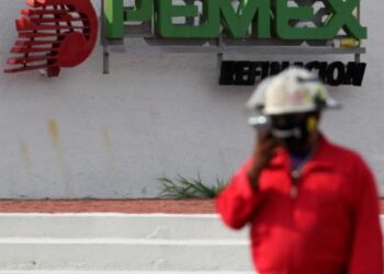 Estudia gobierno más rebajas fiscales a Pemex
