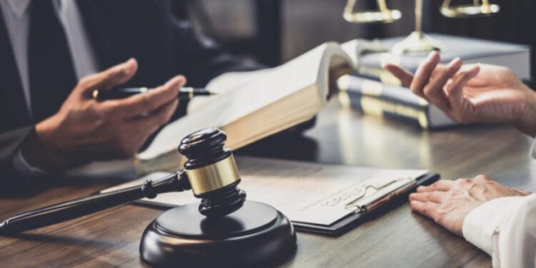 Prevén lluvia de amparos, pese al amago presidencial