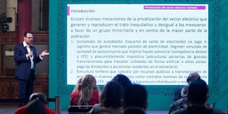 Convoca López Obrador al debate sobre el sector eléctrico