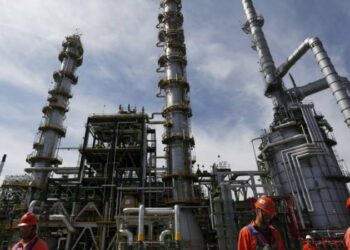 ¿Y si cerramos más refinerías?