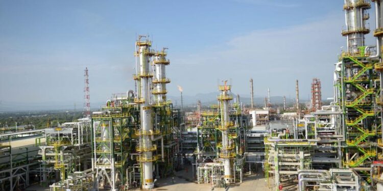 Pemex concluirá Tula y recomprará plantas de hidrógeno