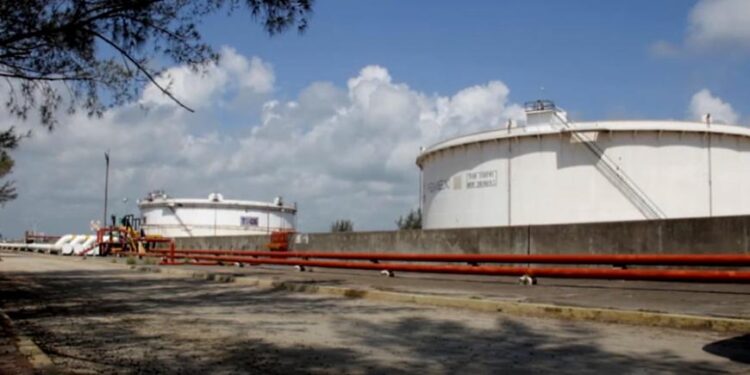 Regresan jueces regulación asimétrica a Pemex