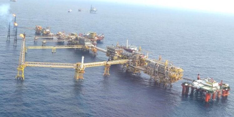 Regresa producción de Pemex a 1.7 millones de barriles