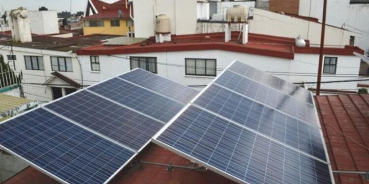 Premia Asolmex trabajos periodísticos sobre techos solares