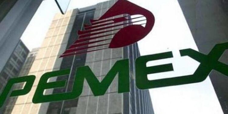Baja S&P la calificación crediticia de Pemex a BBB