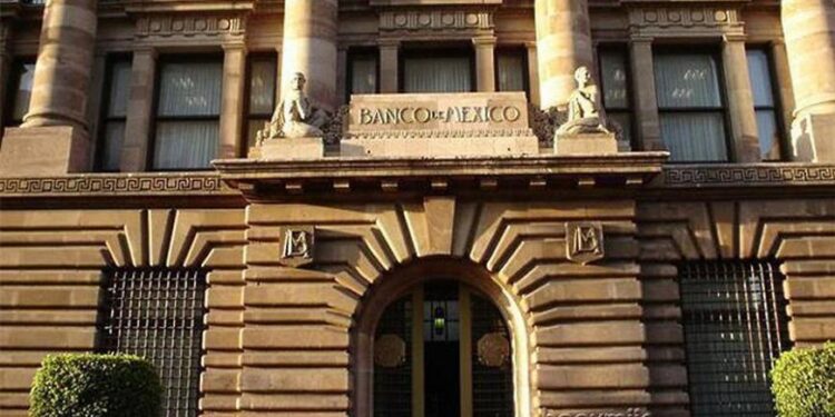 Preocupa a Banxico incertidumbre sobre renovables