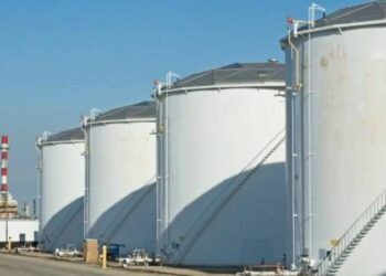 Gasolineros, conformes con reglas para almacenar menos