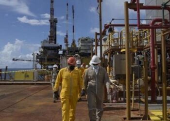 Pemex pagará a proveedores, firma convenio con AMESPAC