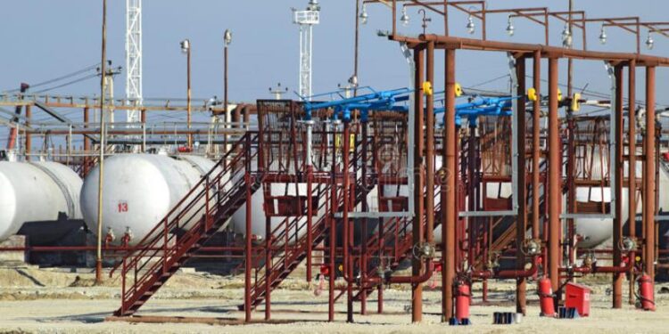 Ley petrolera, impugnable por amparo indirecto