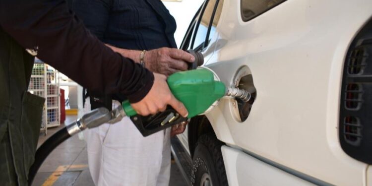 Rechazan gasolineros iniciativa de reforma a hidrocarburos