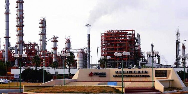 Triplicará Pemex procesamiento de crudo para 2024