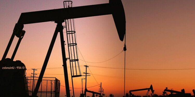 Eleva OPEP en 220 mil bd demanda de petróleo en 2021