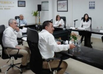 Ni siquiera contratistas quiere AMLO en las refinerías