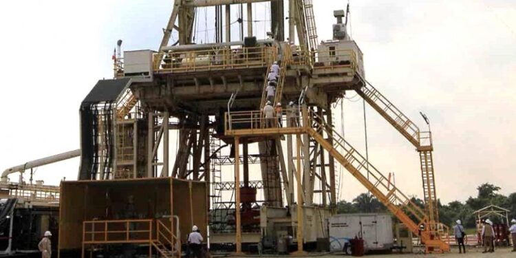 Reciben 6 empresas suspensión contra Ley de Hidrocarburos