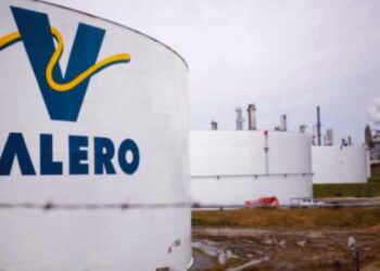 Firma Valero acuerdos de largo plazo para almacenaje de refinados