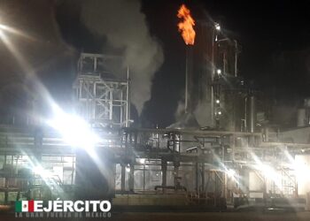 Explota planta en complejo de Cosoleacaque