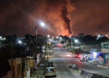 Reportan incendio en refinería de Minatitlán