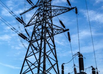 Propone CRE más candados para permisos de generación eléctrica